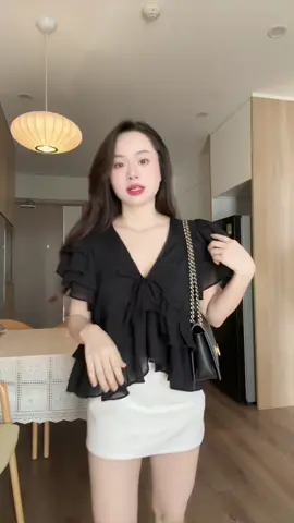 Áo voan cổ V xinh