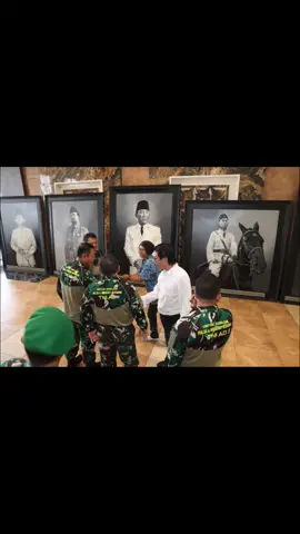 terima kasih kami haturkan kepada Mas Deny Nugraha Pelukis handal. dengan Karya Bapak Pejuang Bangsa....NKRI. salam Juang & Karya. #pelukisindonesia #hutri80indonesia🇮🇩 #jasmerah🇮🇩 #janganlupakansejarah #foryoupageofficiall 
