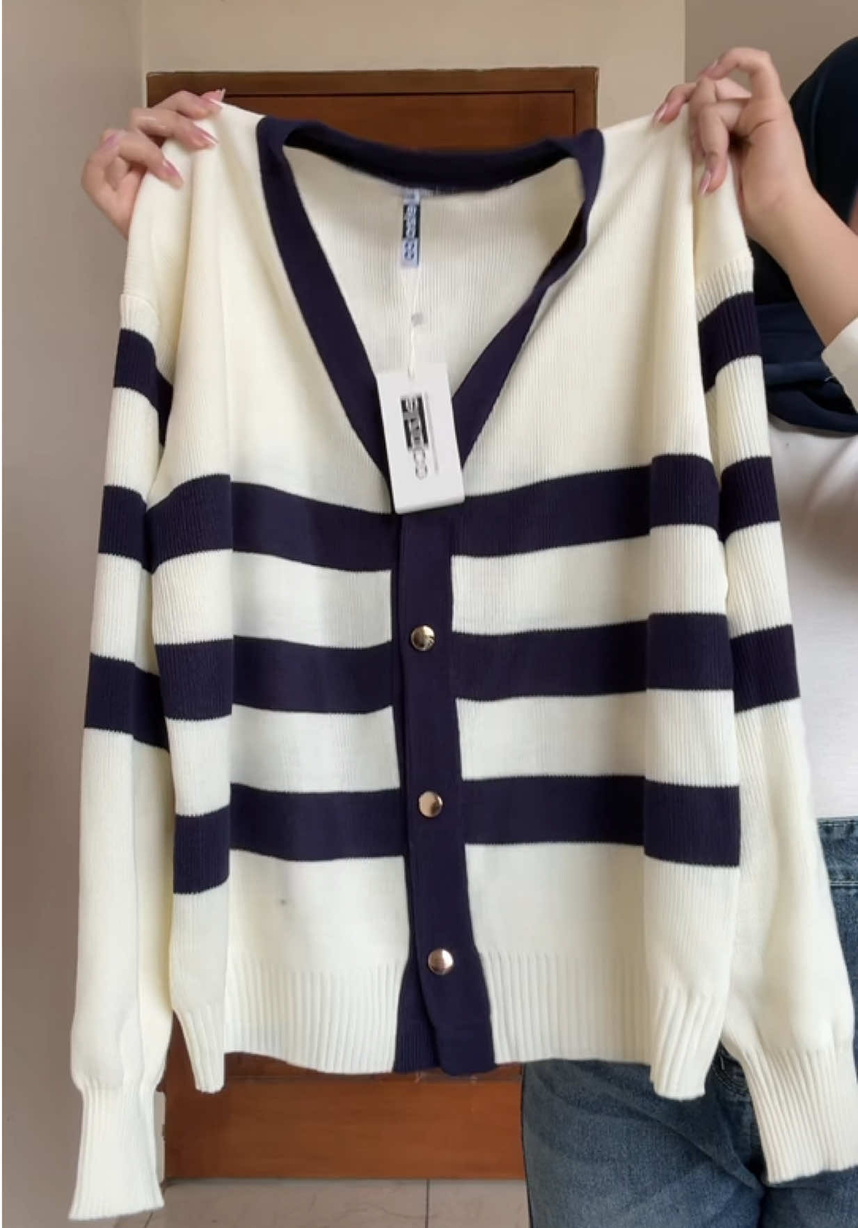 cantik bgt,bahannya lembut juga🥹🫶🏻 #cardigan#cardiganrajut#knitwear#rekomendasicardigan#fyp 