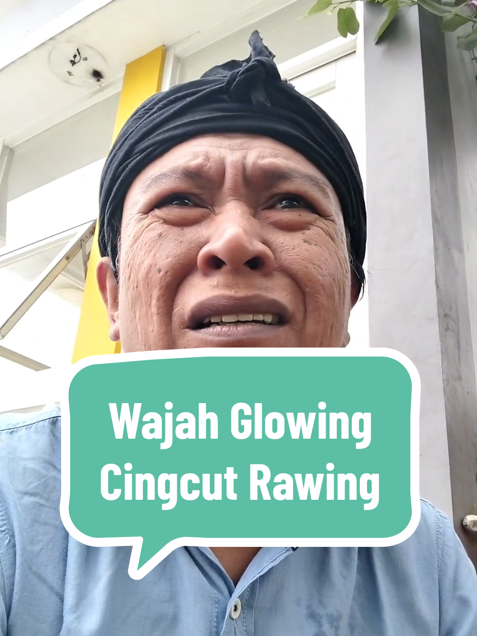 Wajah glowing Tapi  #komedi #glowing #emakemak #ozansarkadut #fyp 