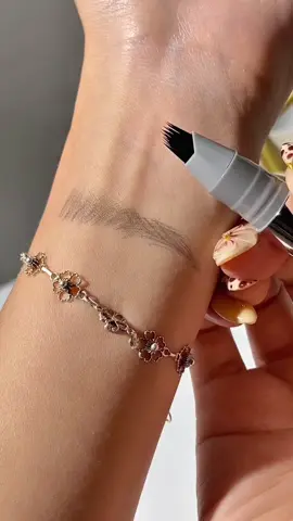 Love the brush tip it has, it's like the viral eyebrow brush I've been wanting to try 💖  #eyebrowtutorial #eyebrowbrush #fancypoem #multiforkbrowpen #browpen 