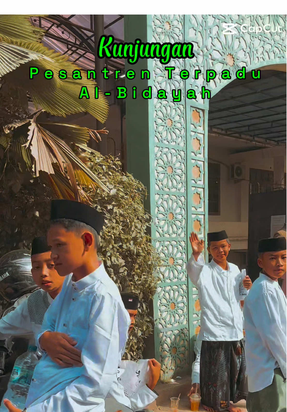 Tiba dimana saatnya bertemu lg sama kamu nak, firts time kunjungan tanpa almh mma, tapi kamu kuat, tegar, jgn pernah merasa kesepian tth, aa, nenek semuanya akan selalu ada buat kamu🥰 #pesantrenterpadualbidayah #santripondok #nengokpesantrenbulanpertama #santri #albidayahcangkorah 