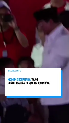 Di balik meriahnya karnaval, ada momen sederhana yang begitu menyentuh. Presiden Prabowo turun langsung, menyapa rakyat dengan hangat, bahkan mencium seorang anak kecil penuh kasih. Gestur kecil, tapi maknanya besar: seorang pemimpin yang hadir dengan hati ❤️🇮🇩 #presidenprabowo  #17Agustus #IndonesiaMerdeka #FYP #UntukIndonesia