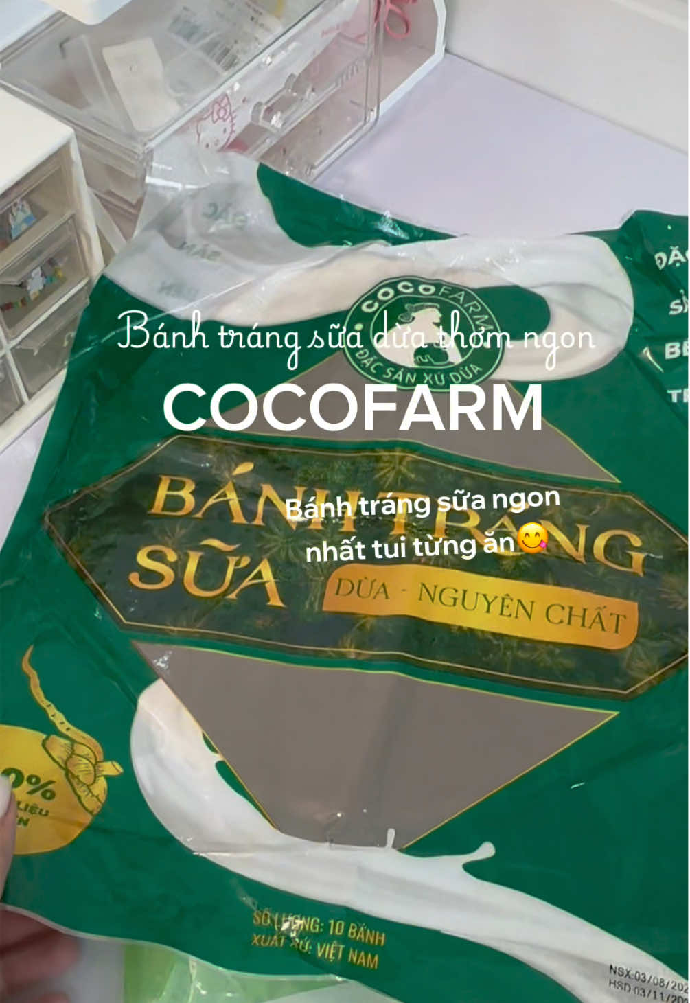 Bánh tráng sữa dừa nhà #cocofarm siêu ngon mấy bà ơi. Tui ăn ghiền luôn😋😋😋 #reviewanuong #chiasemonngon #banhtrangsuasaurieng 