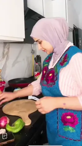 Cuando no me gusta tocar la cebolla.. #douhalaribi #tunes #cocina con #douha 