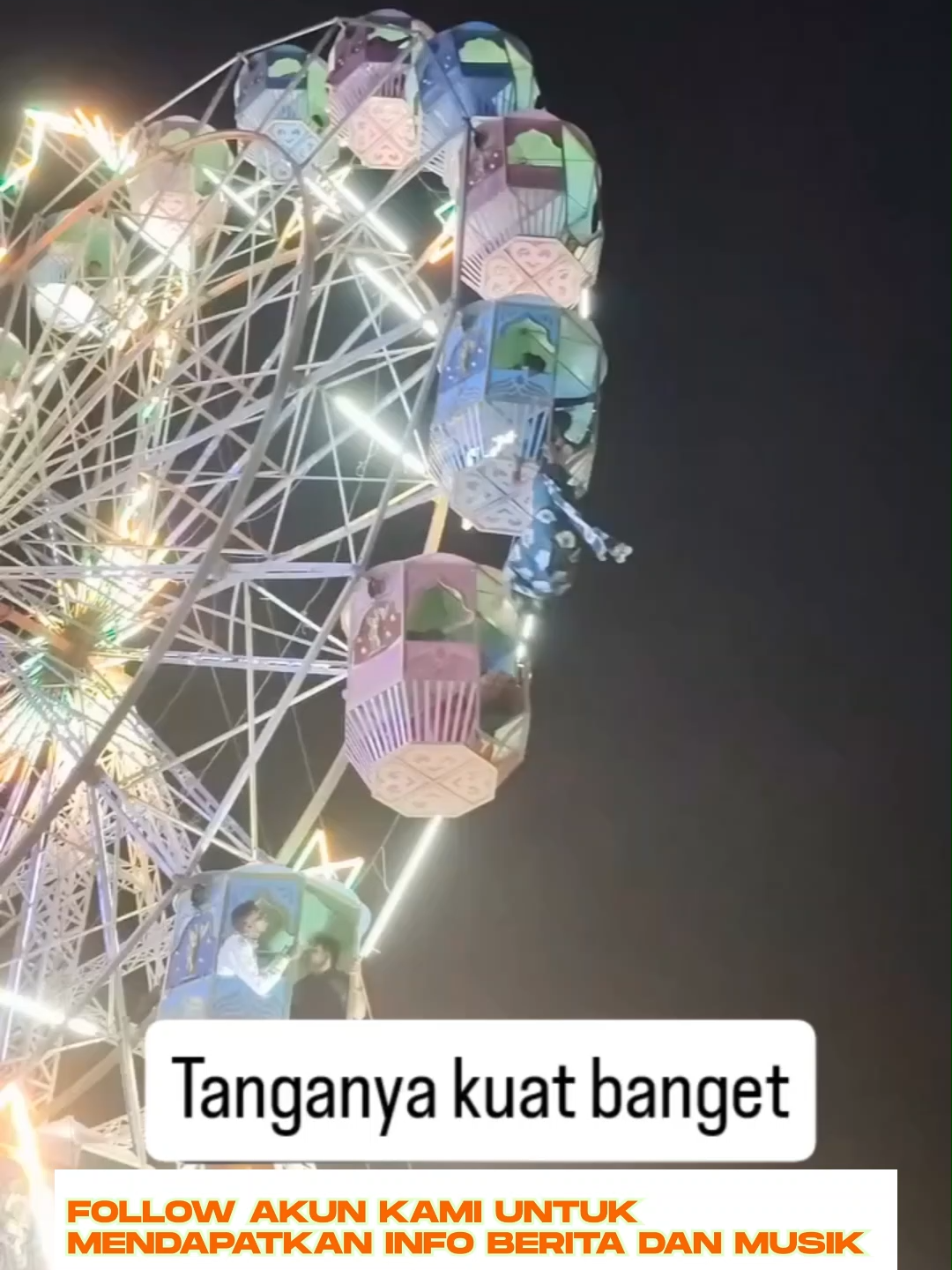 MOMEN MENEGANGKAN PADA PASAR MALAM