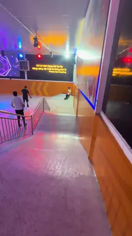 Lướt lướt cùng đồng đội #patin #hpskatepark #thinhhanhxuhuong #fyp #viraltiktok 
