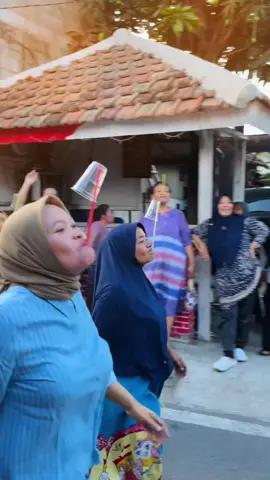 Lomba emak emak part 1 #hutri80 #lomba17agustus #karangtaruna #lombaibuibu 