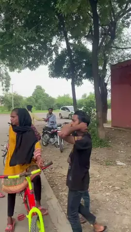 hamari shararta hi asi ha🤣🤣🤣🤣#gunga cycle rider # foryou video # viral