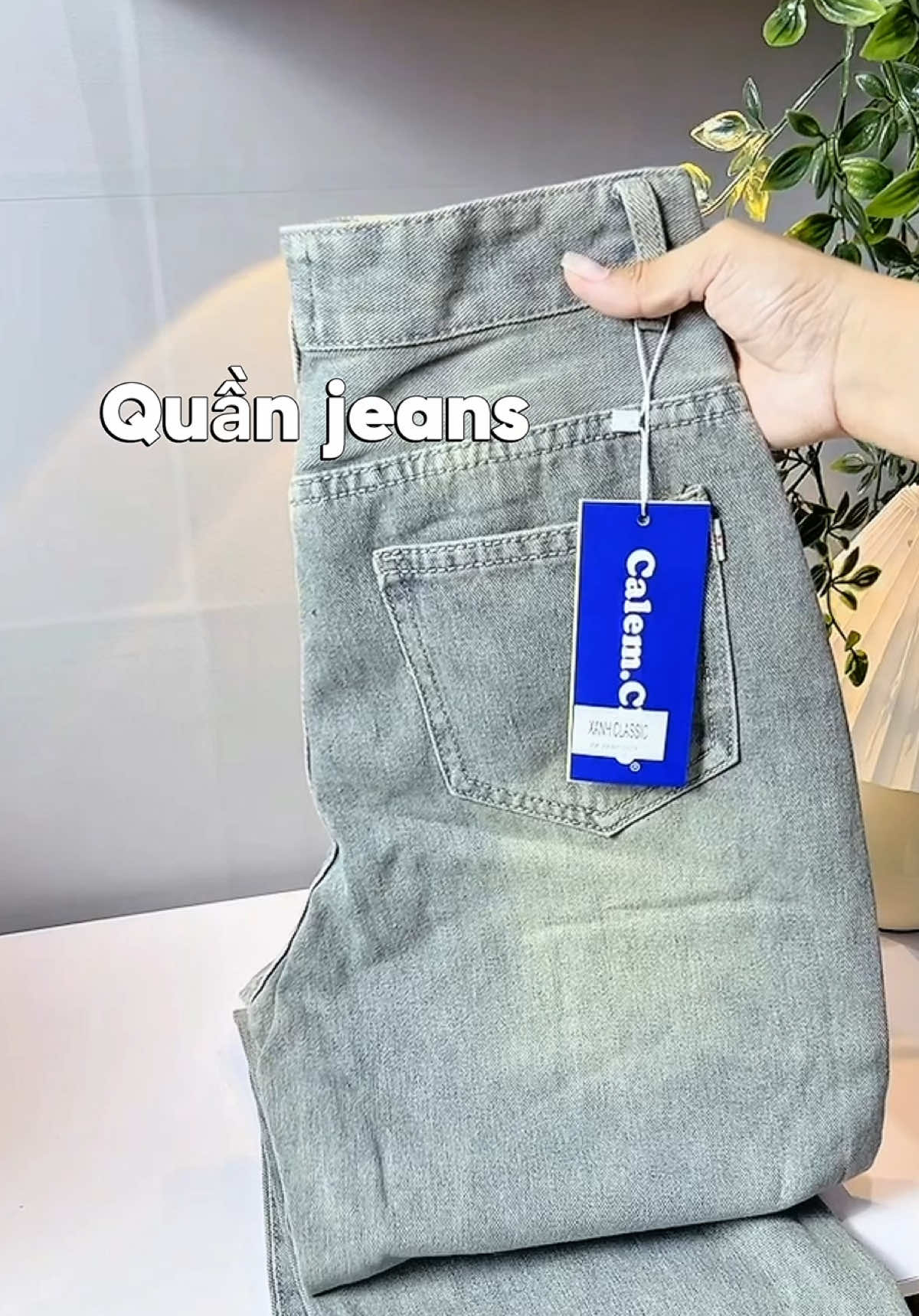 Chiếc quần ống suông tui mê từ trước tới giờ luôn #quanjean #quanjeanongsuong #calemclub #quanjeanongrong #nhireview 
