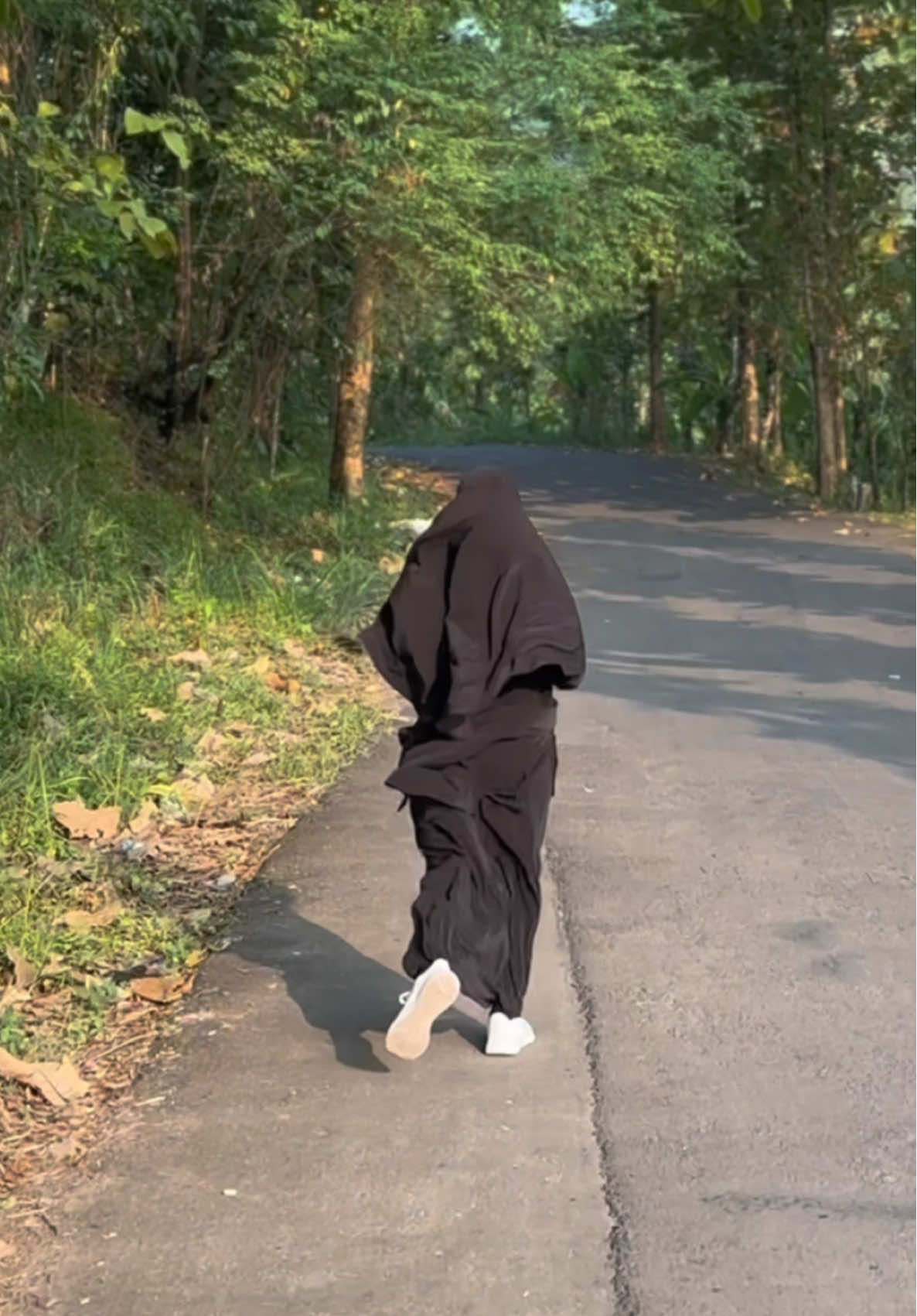 Lebih percaya diri dan ngerasa aman aja🙌🏻🤭 #fyp #outfitideas #bajuolahraga 
