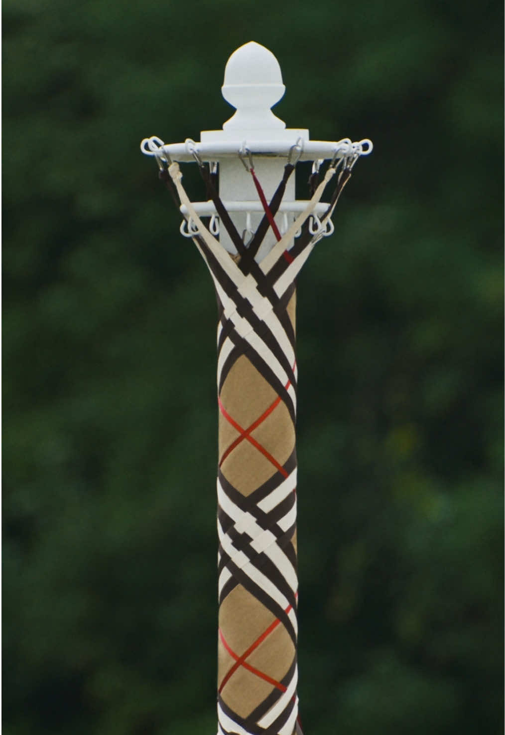 A twist on tradition #Burberry 