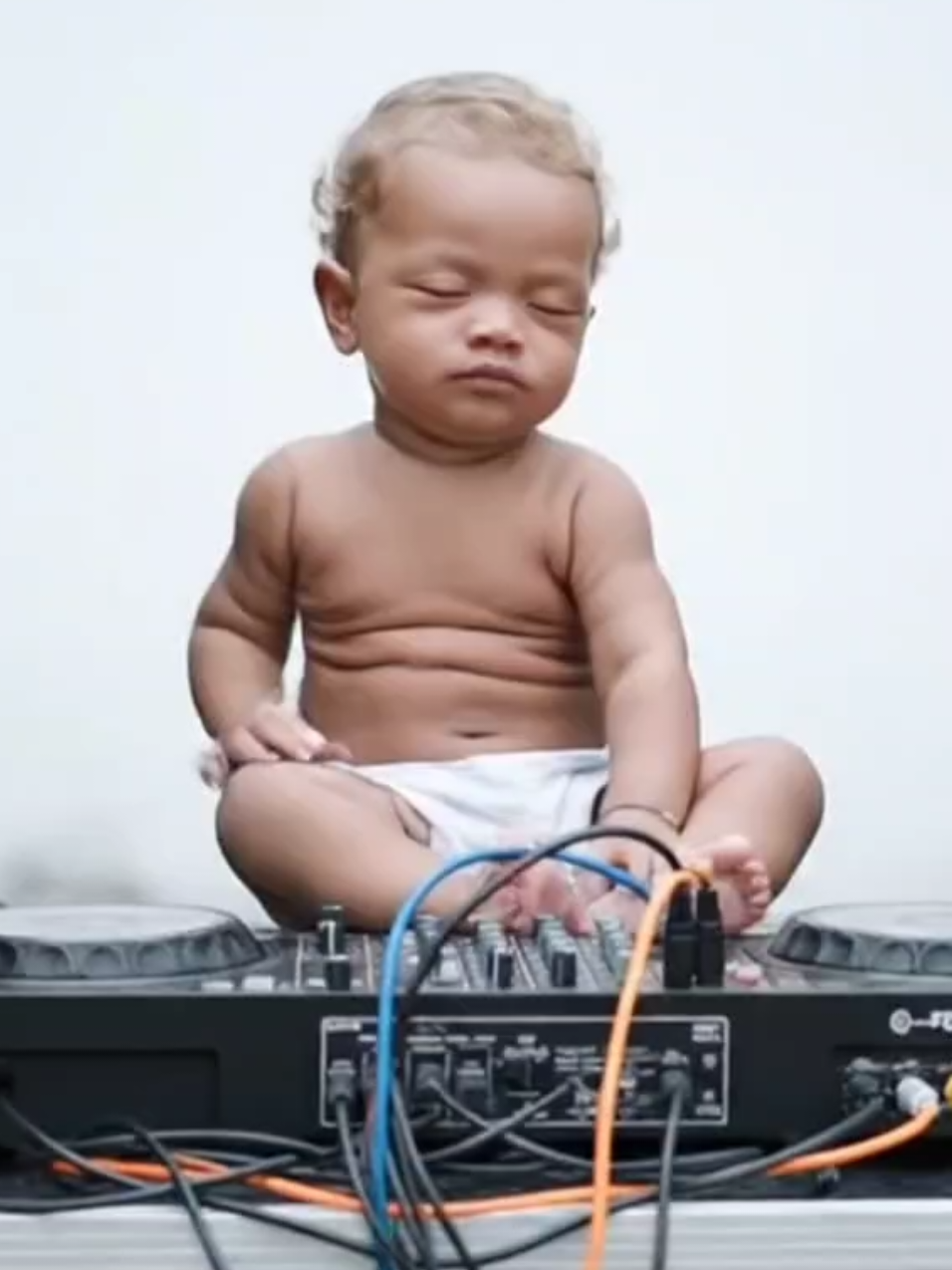 Njul jadi soundman dulu om tan 🤣😭 #bayigemes #bayilucu #soundhoreg  #veo3 #ai 
