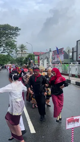 Sekretariat DPRD Provinsi Maluku turut meramaikan Karnaval Budaya 1 irama 7 cita par maluku pung bae. #fypシ #fyp #fypシ゚viral  #karnaval #ambon 