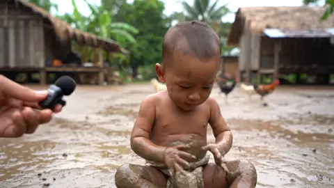 ស្តាប់ម៉ាក់បានល្អណាស់កូនម៉ាក់អោយទៅងូតភក់ងូតមែន🥹👶🏼