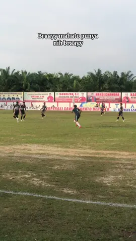 Gak expect bakal seramai ini.. sampai sampai Gak ada tempat duduk nih brayy,,pangku dong braayy🫣🤣 #bolakaki #viral #mahatocup #tambusaiutara #semifinal