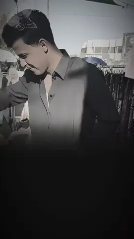 اليوم مطلك ويوزع جكليت 😂😂🕺