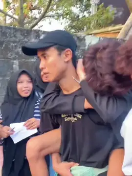istirahat dulu yaa, nanti dulu ngehibur kitanya, aku bangga sama kamu udah bisa sampe dititik inii, aku adalah orang yang selalu doain kamu dari kejauhan, doain disetiap proses kamu, get well soon syng🥹🤍#isal #affanfaisal #fyp #4u 