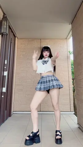 むちむちすぎて太ももが揺れる🥲︎ #地下アイドル #ダンス #コスプレ #制服 #いいね返し 