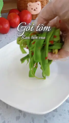 Ố ồ! Nay thử rau tiến vua xem vua chúa ngày xưa ăn ngon như nào he! Nộm rau tiến vua ngon đỉnh nóc #nomrautienvua  #nongnghiepxanhGMV #rautienvuaGMV #rautienvuasaykho #venhaancom  