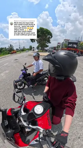 Replying to @Syazwani Kita kasi tunjuk satu video raw guru tercinta saya ajar bawa motor besar. Dari keluar rumah sampai balik rumah saya bawa sendiri je 😁