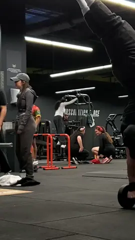 calisthenics réaction en salle de sport  #pourtoi #for #fyp #tik_tok #parati 