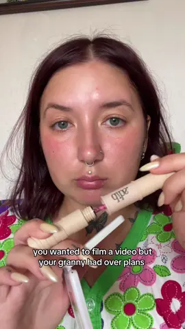On another hand this @DIBSBEAUTY so good that I dragged it around the globe so I can use it on my vacation 🤭