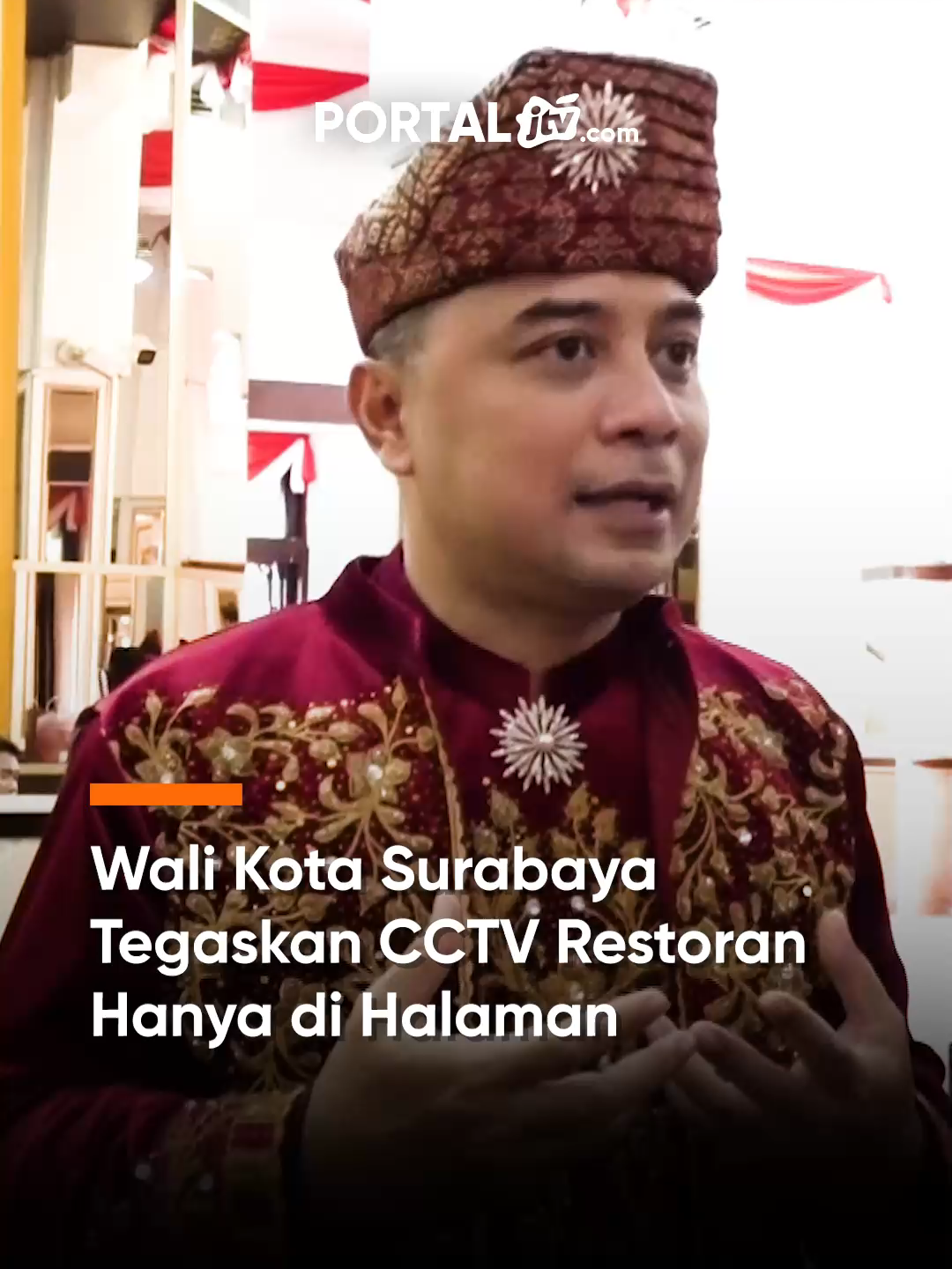 Wali Kota Surabaya Tegaskan CCTV Restoran Hanya di Halaman Viral surat Bapenda soal pemasangan CCTV di restoran dan swalayan akhirnya diklarifikasi Wali Kota Surabaya. Eri Cahyadi memastikan CCTV hanya dipasang di pintu masuk halaman usaha, bukan di dalam. Tujuannya untuk keamanan, transparansi pajak parkir, dan peningkatan PAD Surabaya. #surabaya #cctv #bapenda #jtvrek #portaljtvcom
