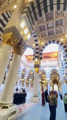 Pesona Mesjid Nabawi MasyaAllah 😍🥰😍🥰 #mesjidnabawi #madinah #nabawimosque #nabawimosque🕌🕋  #islamic_video 