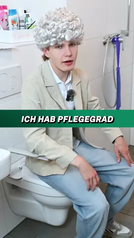 🚽 „Ein #Toilettensitz, der alles übernimmt?“ Max: „Nee. Ich hab Pflegegrad, nicht Königstitel.“ 👑😅 Und doch: Der Aquatec Pure Dusch-WC Aufsatz kann dein Leben verändern. Er reinigt, trocknet und schenkt dir Sicherheit und Würde im Alltag. 👉 Ab Pflegegrad 1 übernimmt die Pflegekasse die kompletten Kosten. Du musst uns nur anrufen oder schreiben – wir erledigen den Rest. 💚 Schon Tausende Menschen in Deutschland haben dieses Hilfsmittel mit uns beantragt – mit Erfolg. 📞 0800 – 55 66 010 🌐 vitalpoint24.de #pflegegrad #duschwc #vitalpoint #aquatecpure #pflegezuhause #sanitätshaus #barrierefrei #lebensqualität #hilfsmittel 