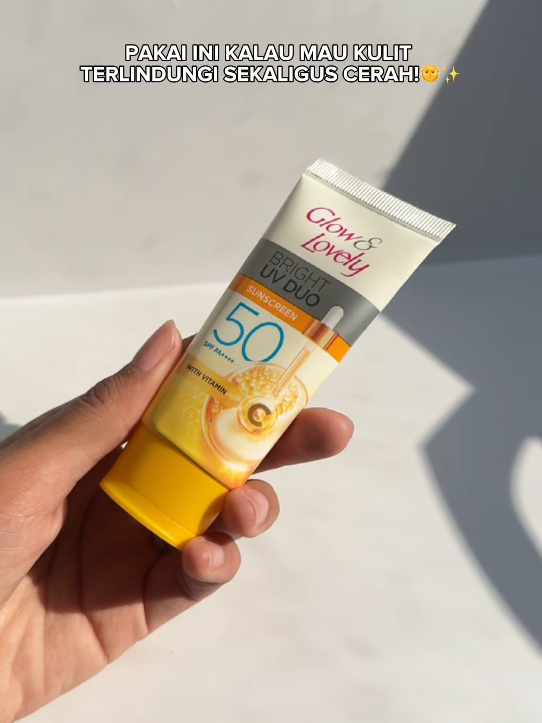 Meet your new favorite UV shield! ☀️✨ Ringan, nggak lengket, dan no white cast! Glow and Lovely Bright UV Duo Sunscreen SPF 50 PA++++ siap bikin kulit glowing under the sun. Plus ada Bright C Complex & Aloe Vera biar kulit tetap cerah and lembap seharian. This is THE sunscreen.  Yakin nggak penasaran buat coba? 👀 #Skincare #Sunscreen #BrightUVDuoSunscreen #GlowandLovely #SPF50