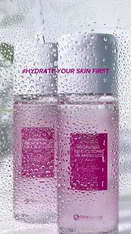 NEW LAUNCHING product by @DRW Skincare Real . Hydrating essence toner yang cocok untuk all skin type, untuk kulit berjerawat oke, untuk kulit normal apalagi 😍 Mengandung : - Pure Jeju Centella Asiatica - 10X Amino acid - Niacinamide - Collagen - Sodium Hyaluronate Grab it fast dear 🛒💨 #drwskincare #spesialisjerawat #antiaging #newproduct #hydratingtoneressence 