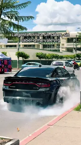 👋🏼✌🏼😎 #foryou #paratii #viraltiktok #chargerhellcat #hellcat 