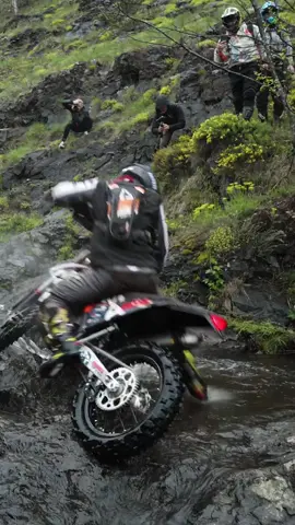 #kekasihgelap #foryoupage❤️❤️ #🎧 #petarung #enduro 