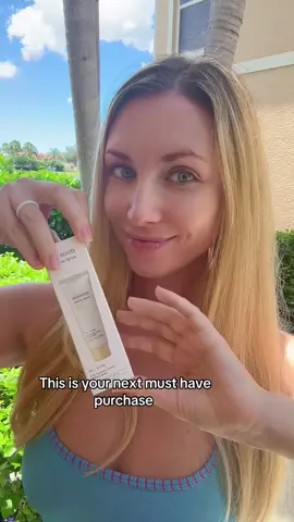 Just discovered this Mixsoon Bean Sun Serum and I’m obsessed 😍 It feels more like a lightweight serum than a sunscreen and doesn’t leave any white cast at all! Super hydrating and gives my skin such a nice natural glow – perfect for everyday summer protection ☀️💛 #mixsoon #beansunserum #koreanskincare #spf50 #suncare    @mixsoon_official @Mixsoon Malaysia OS 