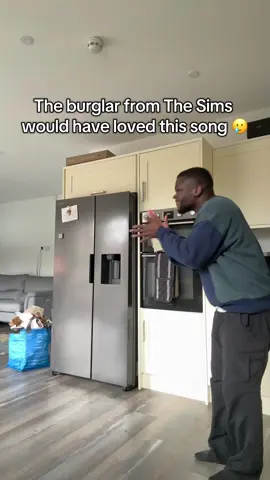 @Beyoncé @Kelly Rowland @Michelle Williams I love you guys down but the beat of this song is wild 😭 #thesims #destinyschild #humour 