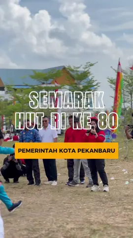 Semarak kemerdekaan HUT RI ke 80 Tahun bersama OPD dan staf Pemerintahan Kota Pekanbaru di halaman Kantor Walikota Pekanbaru Tenayan Raya.