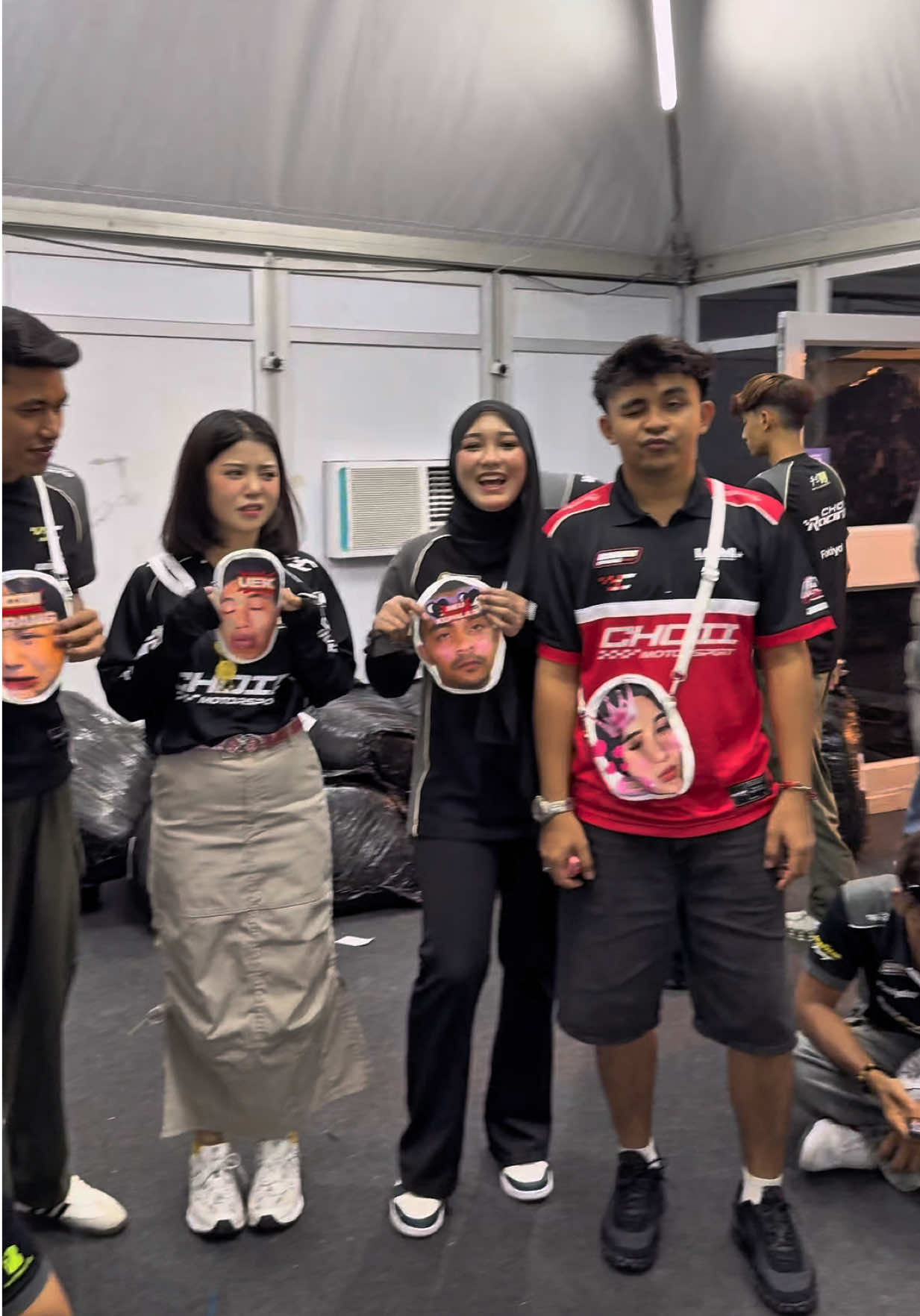 Harap korang suka dengan hadiah yang I bagi 🙈🤣🤣  @Lyndalieynn @farisazrii_ @Ammar Qayyum 