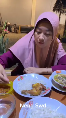 Cosplay jadi tukang dagang 