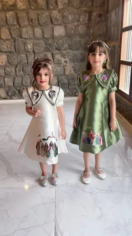 الفساتين من المصممة @Jawan Designer  مع المودل الحلوة @أنابيلا وساندي #الرياض #مودل #اليوم_الوطني 