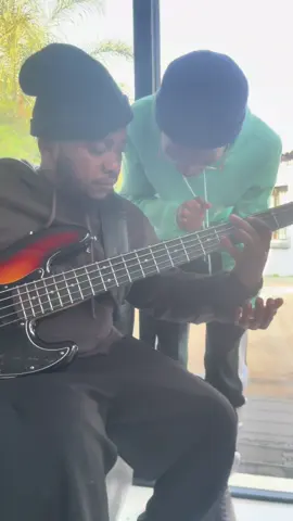 Sizama ngakonke😭🙇🏽 #deejaykgosi #bassguitar #trendingsound #fyp #foryoupage 