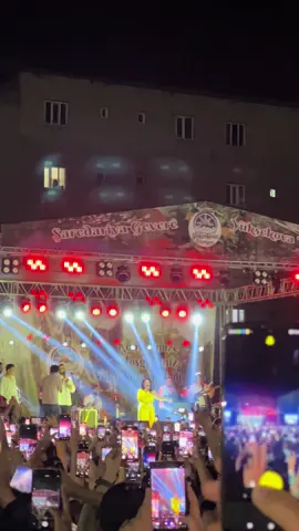 Hadi herkes konserden bir anket atsın yorumlara @Rojda şenses #şakirodengbej #yüskekovakonser#beğen 
