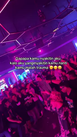 Kasian ah 🧟‍♂️😄 #fypシ #helensplaymart #helensnightmart #partypeople #playparty #makassar #foryou 