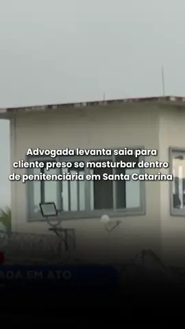 Uma advogada foi flagrada mostrando as partes íntimas para um preso se masturbar na Penitenciária Industrial de Blumenau. O caso foi registrado nesta quinta-feira (14) e confirmado pela Sejuri (Secretaria de Estado de Justiça e Reintegração Social) através de nota oficial.  Em nota oficial divulgada ao ND Mais, a Sejuri confirmou o caso e ressaltou que a “situação foi imediatamente interrompida pelos policiais penais e todas as medidas administrativas e legais cabíveis foram adotadas, incluindo a comunicação à OAB (Ordem dos Advogados do Brasil)”. Acesse ndplay.com.br e ndmais.com.br para mais informações  #polemica #advogada #oab #noticias #viral 