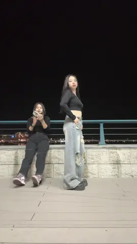 Maaf yah emg temen aku mh sok so imut kitu ningan😭🤣