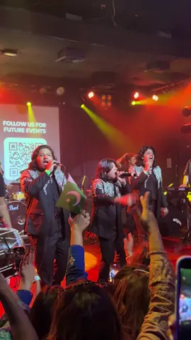 #JugniKing Arif Lohar with #LoharBoys Live Concert in London by #SamaraEvents follow #SyedSibtainAliTIKTOK for UPDATES #TopstarEntertainment 