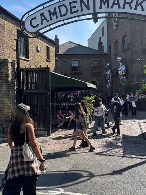 The home of iconic shops, trending food and unmissable experiences!