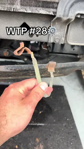 In this video, I explained what a grounding strap is and show you a few locations on the truck where they are located. #desolatemotorsports #desolatefamily #obsford #theminutemasters