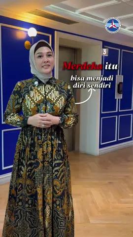 Bagi sebagian orang, merdeka berarti bisa berkarya tanpa batas. Bagi yang lain, merdeka adalah bebas berpendapat dengan bijak. Ada juga yang memaknainya sebagai kesempatan untuk hidup layak dan sejahtera. Itulah arti merdeka menurut para ibu-ibu PIA FPD💙 Setiap orang punya sudut pandang yang berbeda dan semuanya sama berharganya. Karena arti merdeka memang tak pernah sama untuk setiap orang. Namun satu hal yang pasti, kemerdekaan adalah hak kita semua. Selamat Hari Kemerdekaan Republik Indonesia! 🇮🇩  #PIAFPDDPR #HUTRI80 #DirgahayuRI80 #ArtiMerdeka #Indonesia  