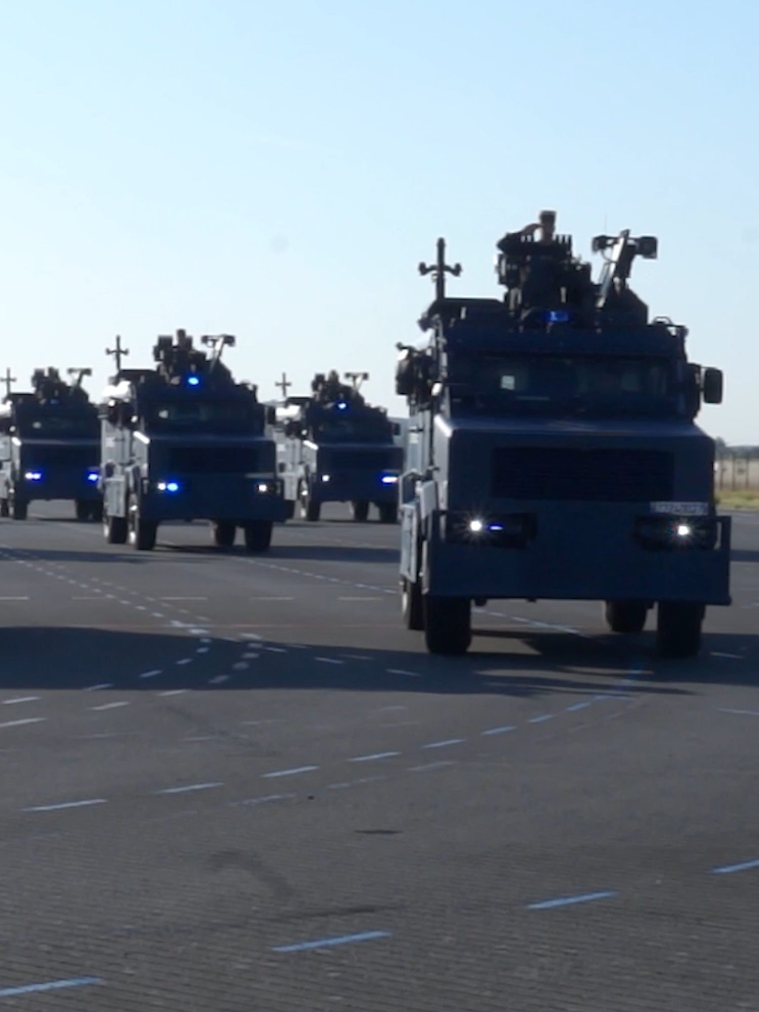 Discover Centaure the latest French Gendarmerie armored vehicle at its first Bastille Day parade The Centaure armored vehicle of the French Gendarmerie joined the Bastille Day parade on July 14, 2025. A 14.5-ton 4x4 built in France, designed for law enforcement, crisis response, and counterterrorism. #MilitaryTech  #DefenseNews #Centaure #FrenchGendarmerie #BastilleDay #ArmoredVehicle #MilitaryTikTok